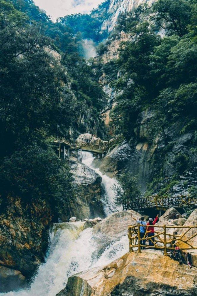 动漫人物吃东西